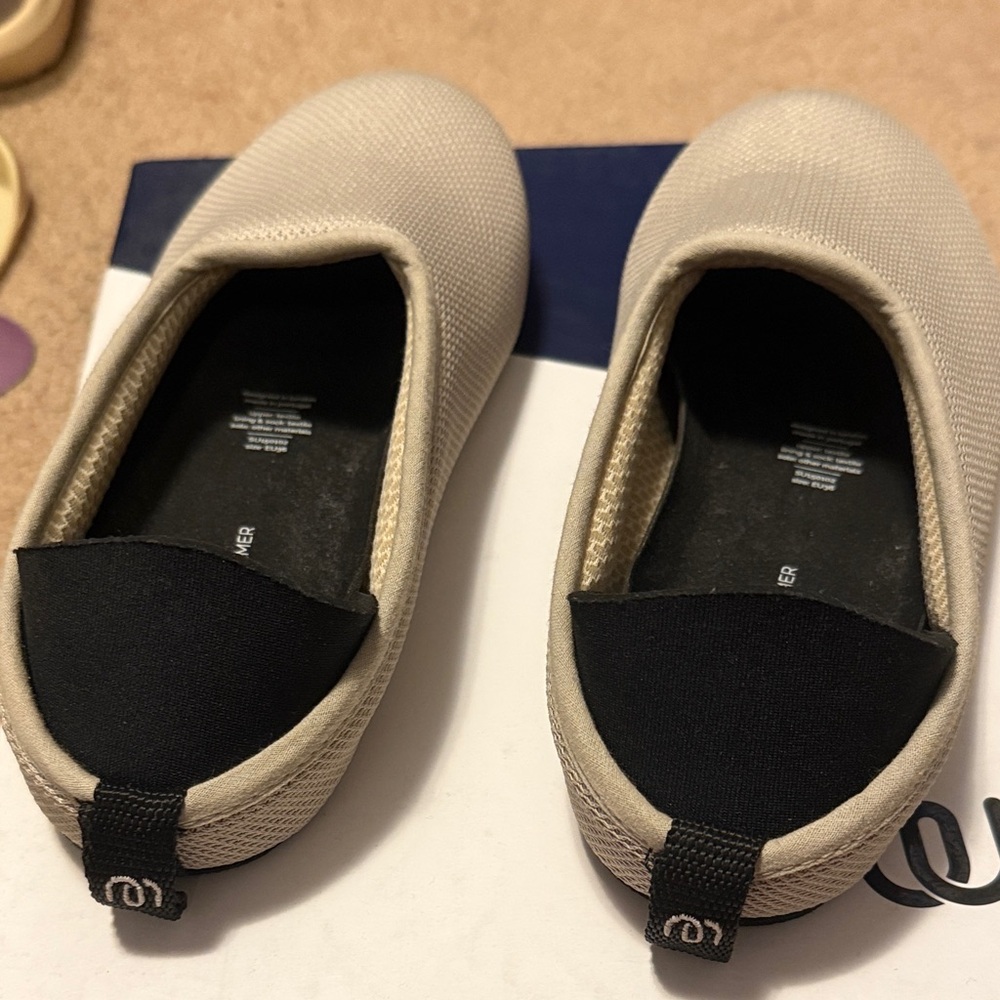 indoor slipper with detachable pad